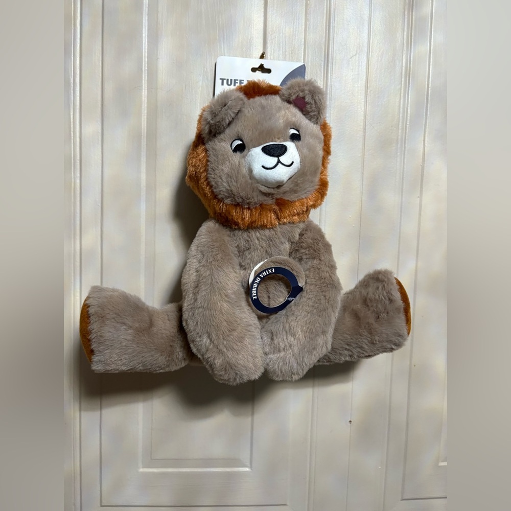 Jmle Tuff  Lion 🦁 Very Solf  Squeak 12.5”  Dog Toy .